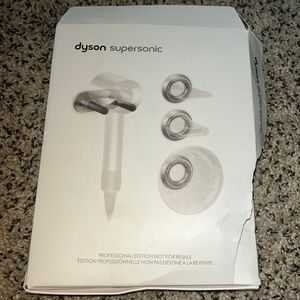 Dyson supersonic wall holder
